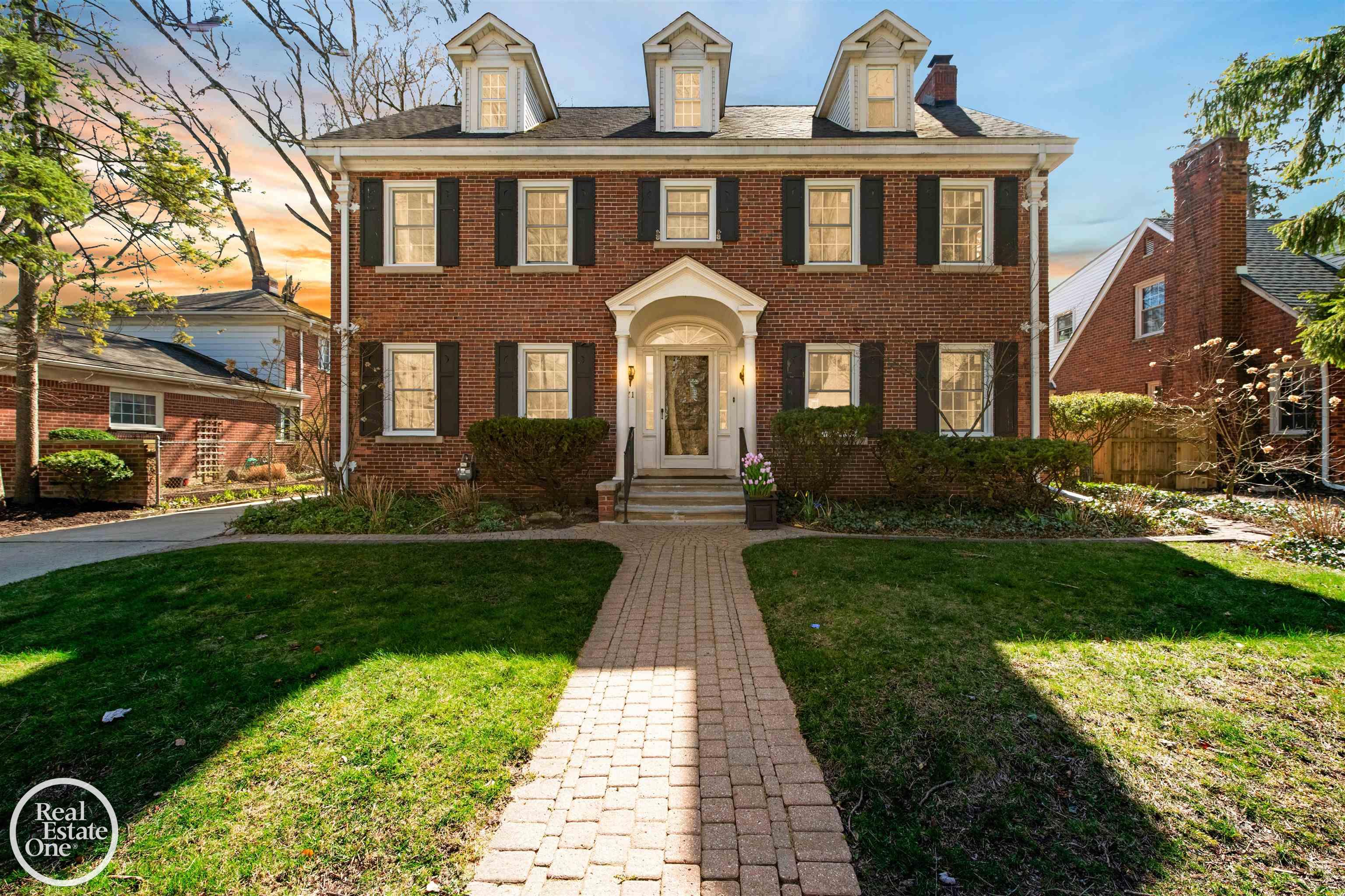 71 Moross Road Grosse Pointe Farms, MI 48236 - Photo 2 of 48