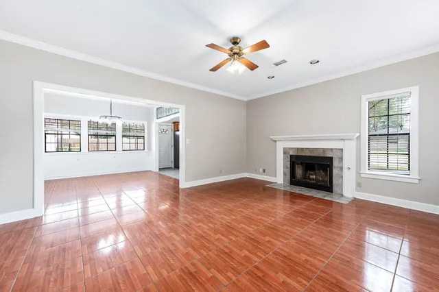 $2,700 | 2245 North Austin Avenue, Pearland, TX 77581