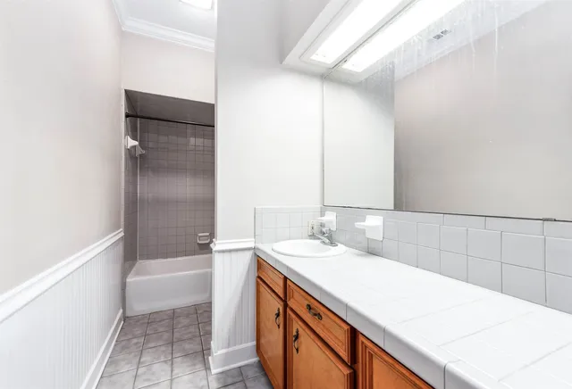 $2,700 | 2245 North Austin Avenue, Pearland, TX 77581