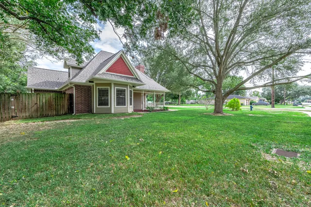 $2,700 | 2245 North Austin Avenue, Pearland, TX 77581