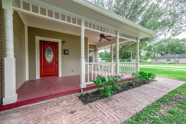 $2,700 | 2245 North Austin Avenue, Pearland, TX 77581