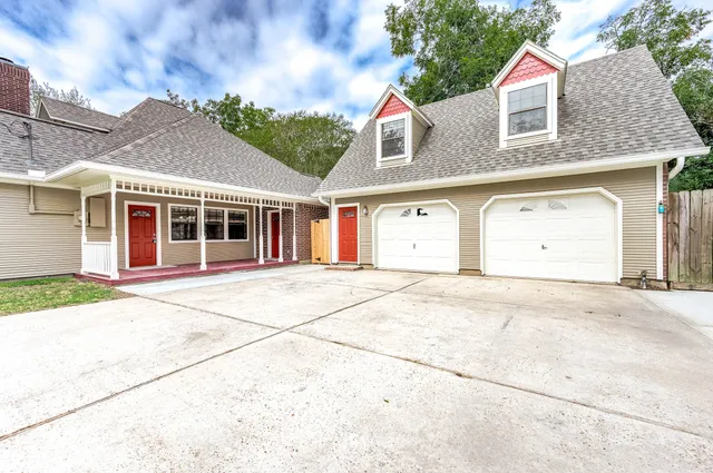 $2,700 | 2245 North Austin Avenue, Pearland, TX 77581