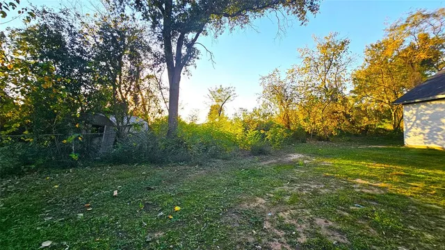 $2,500 | 1700 Kendolph Drive, Denton, TX 76205