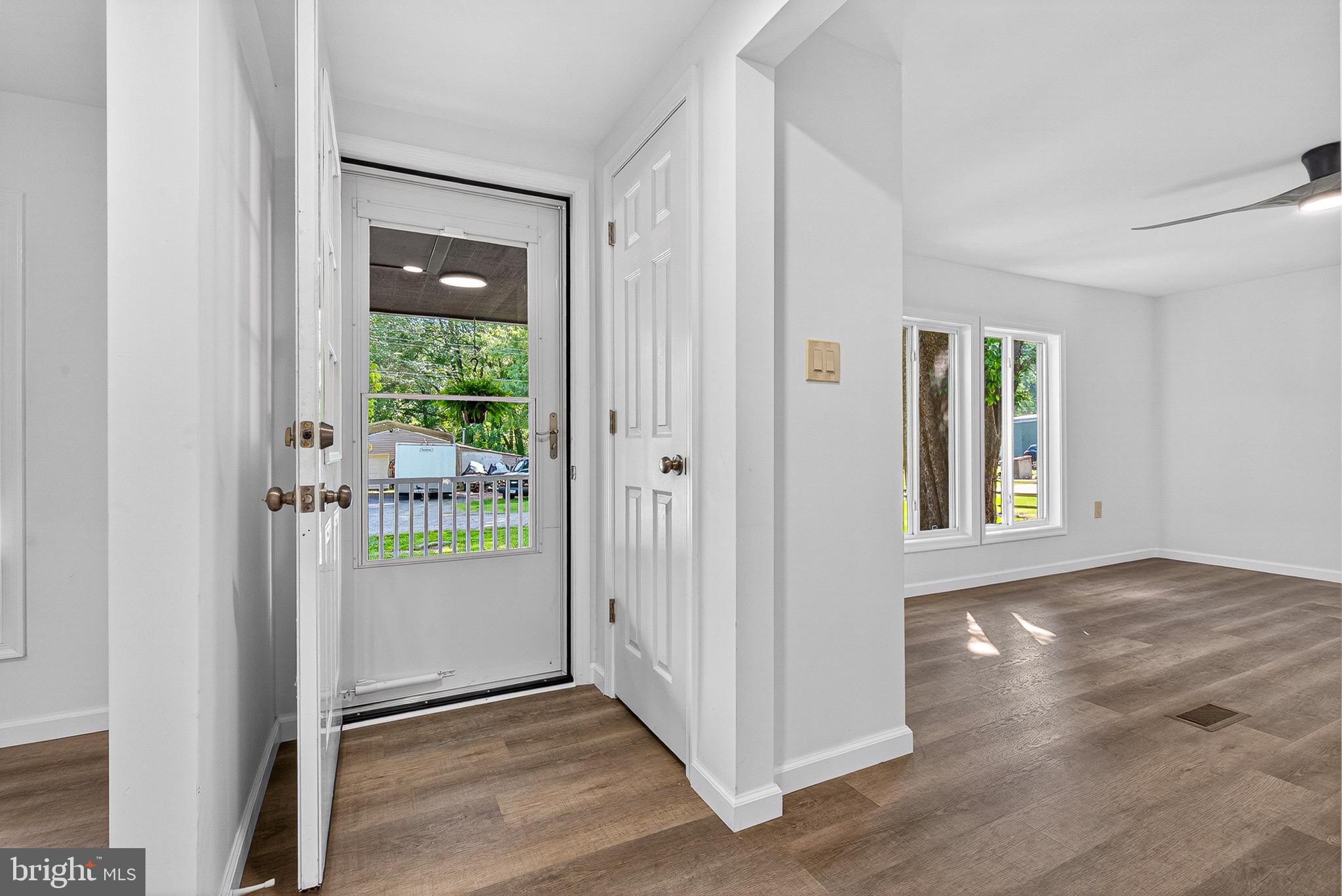 120 Long Beach Road Charlestown, MD 21914 - Photo 6 of 34 Front entryway