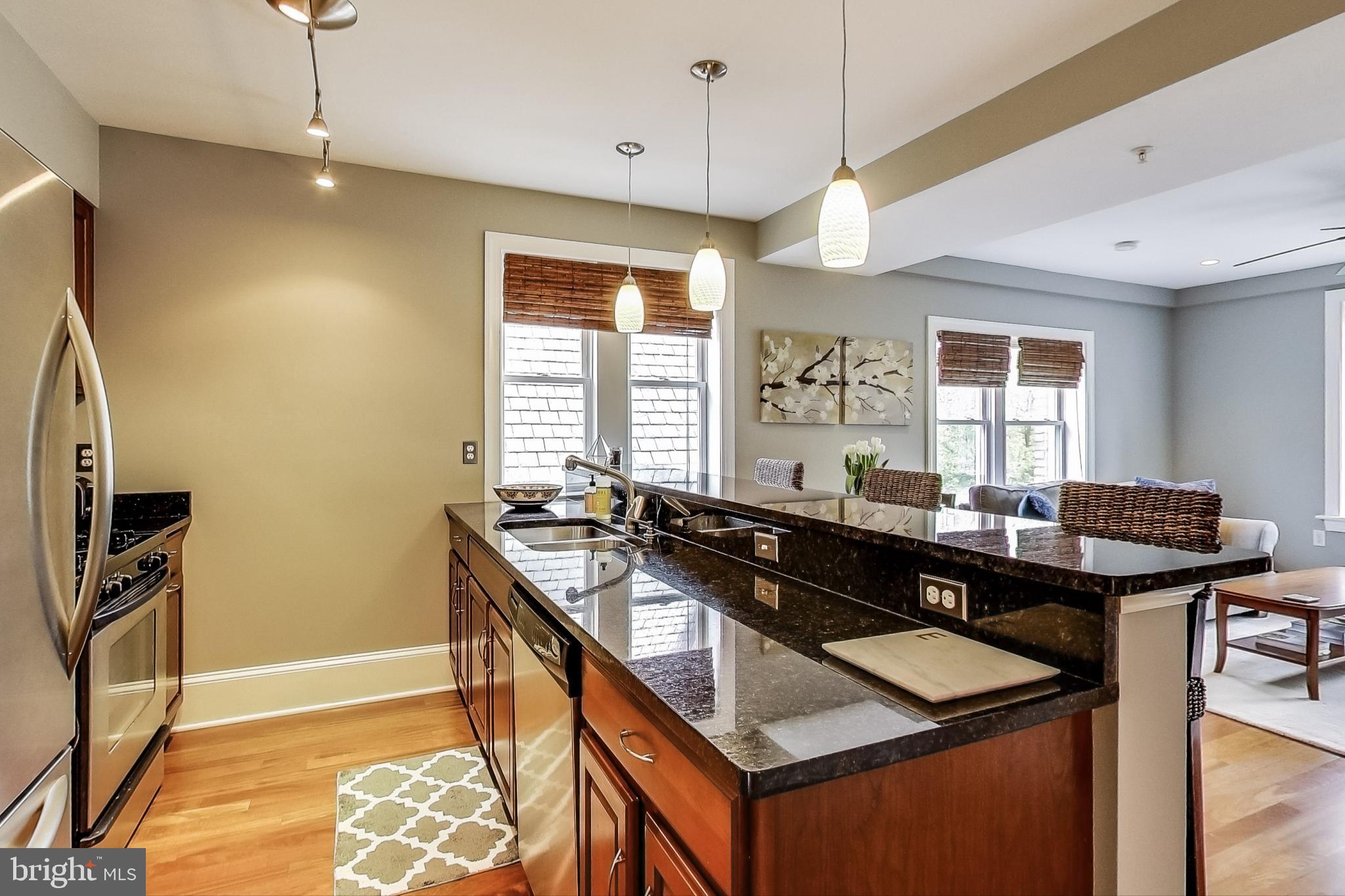 1465 Columbia Road Northwest, Unit 301 Washington, DC 20009 - Photo 3 of 27 Open kitchen with plenty of counter space!