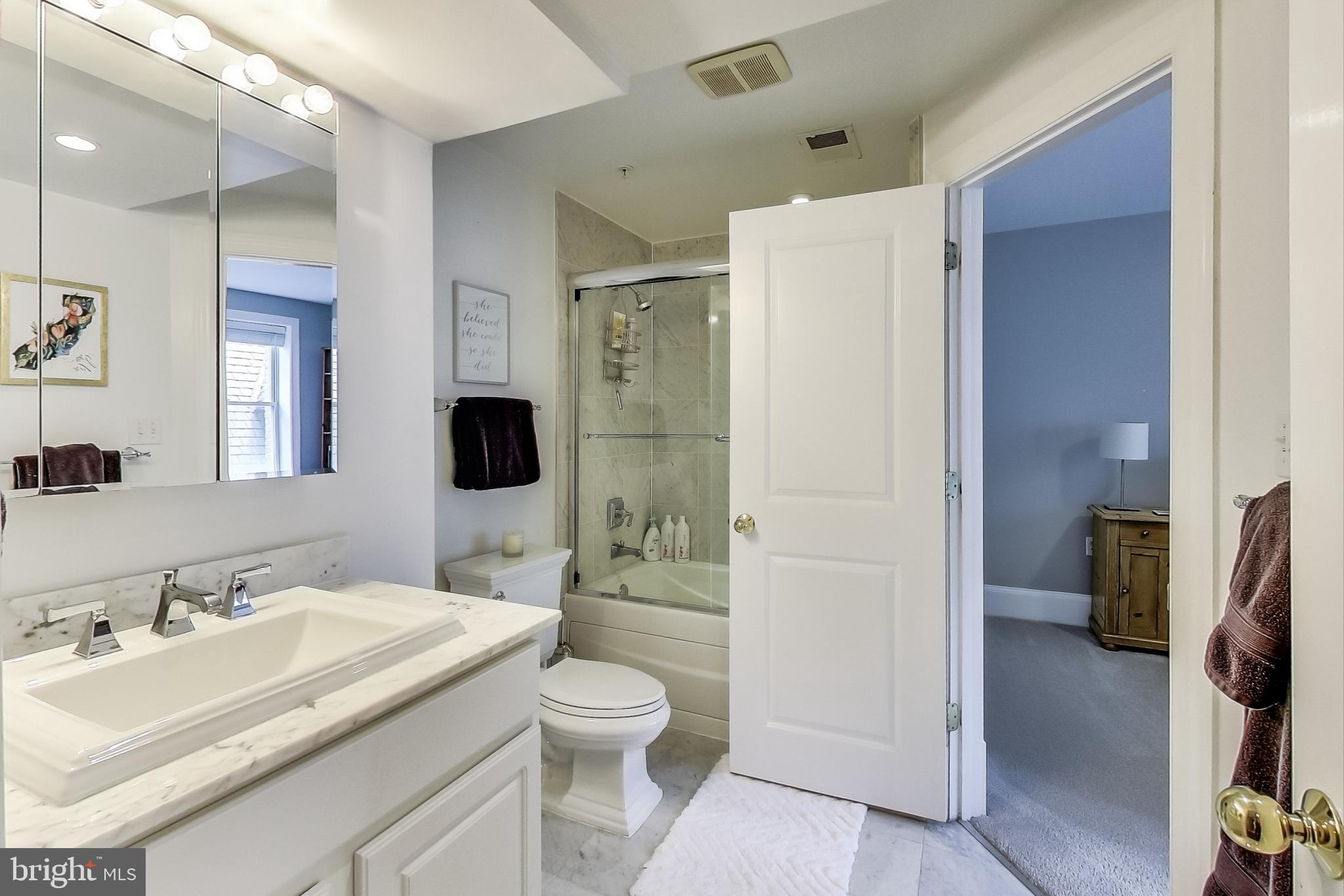 1465 Columbia Road Northwest, Unit 301 Washington, DC 20009 - Photo 10 of 27 Hallway / second bedroom updated bathroom