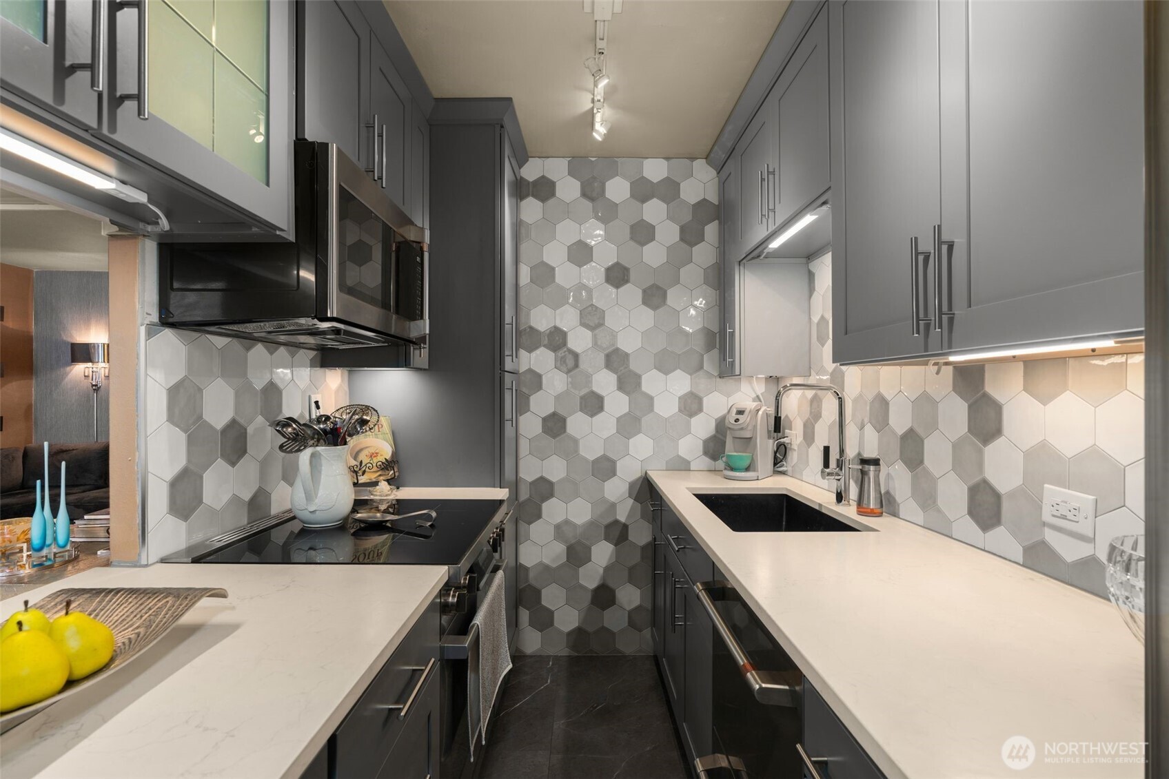 1105 Spring Street, Unit 211 Seattle, WA 98104 - Photo 11 of 28