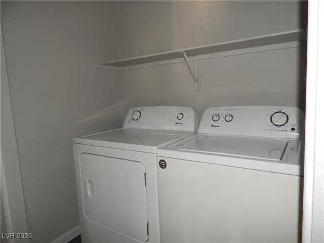 $2,300 | 1032 Sweeping Ivy Court, Las Vegas, NV 89183