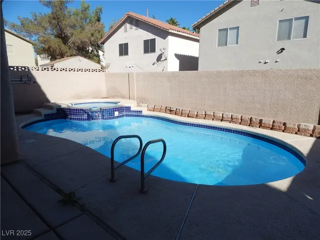 $2,300 | 1032 Sweeping Ivy Court, Las Vegas, NV 89183