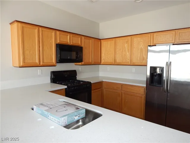 $2,300 | 1032 Sweeping Ivy Court, Las Vegas, NV 89183