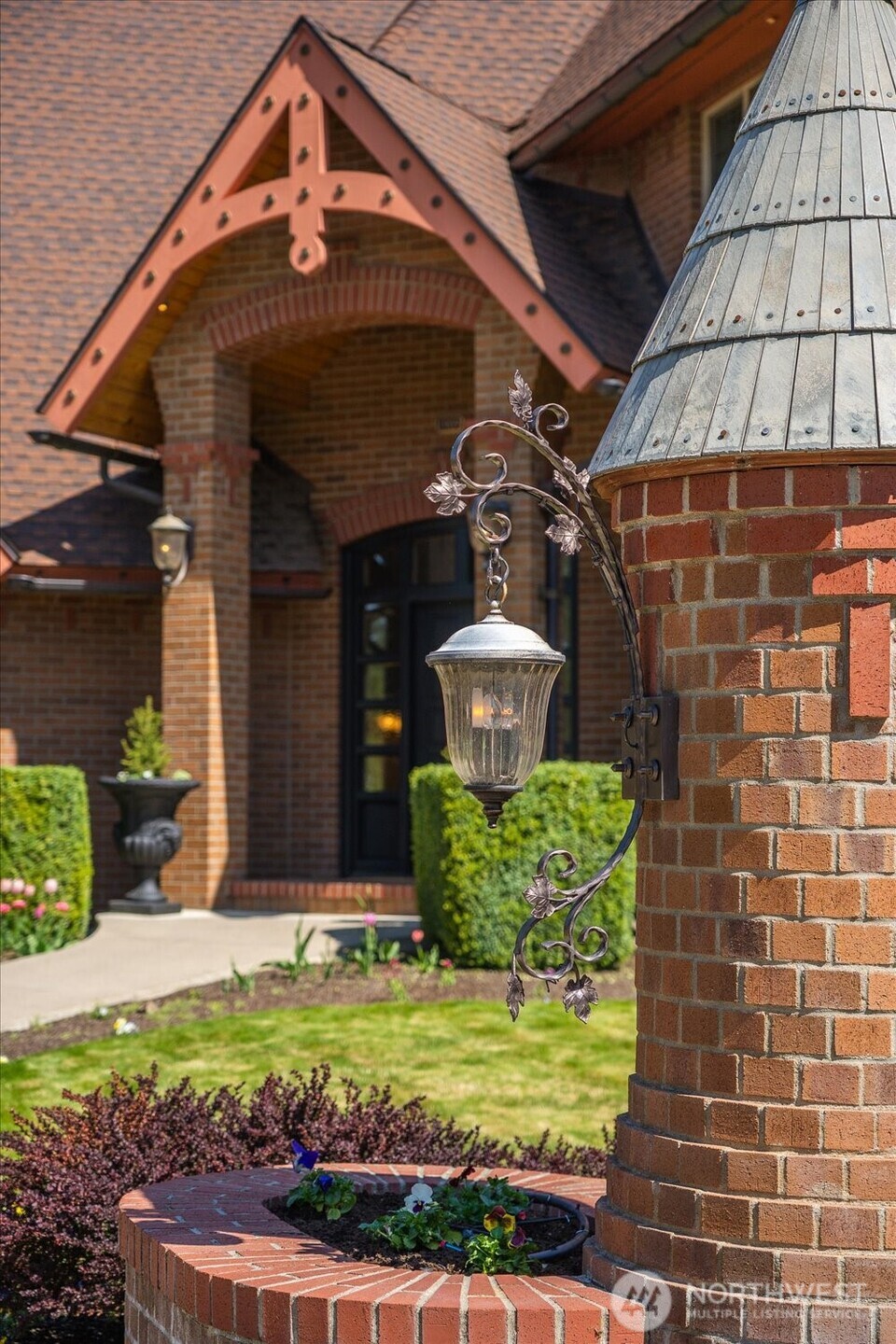 1909 East Pinecrest Road Spokane, WA 99203 - Photo 3 of 33