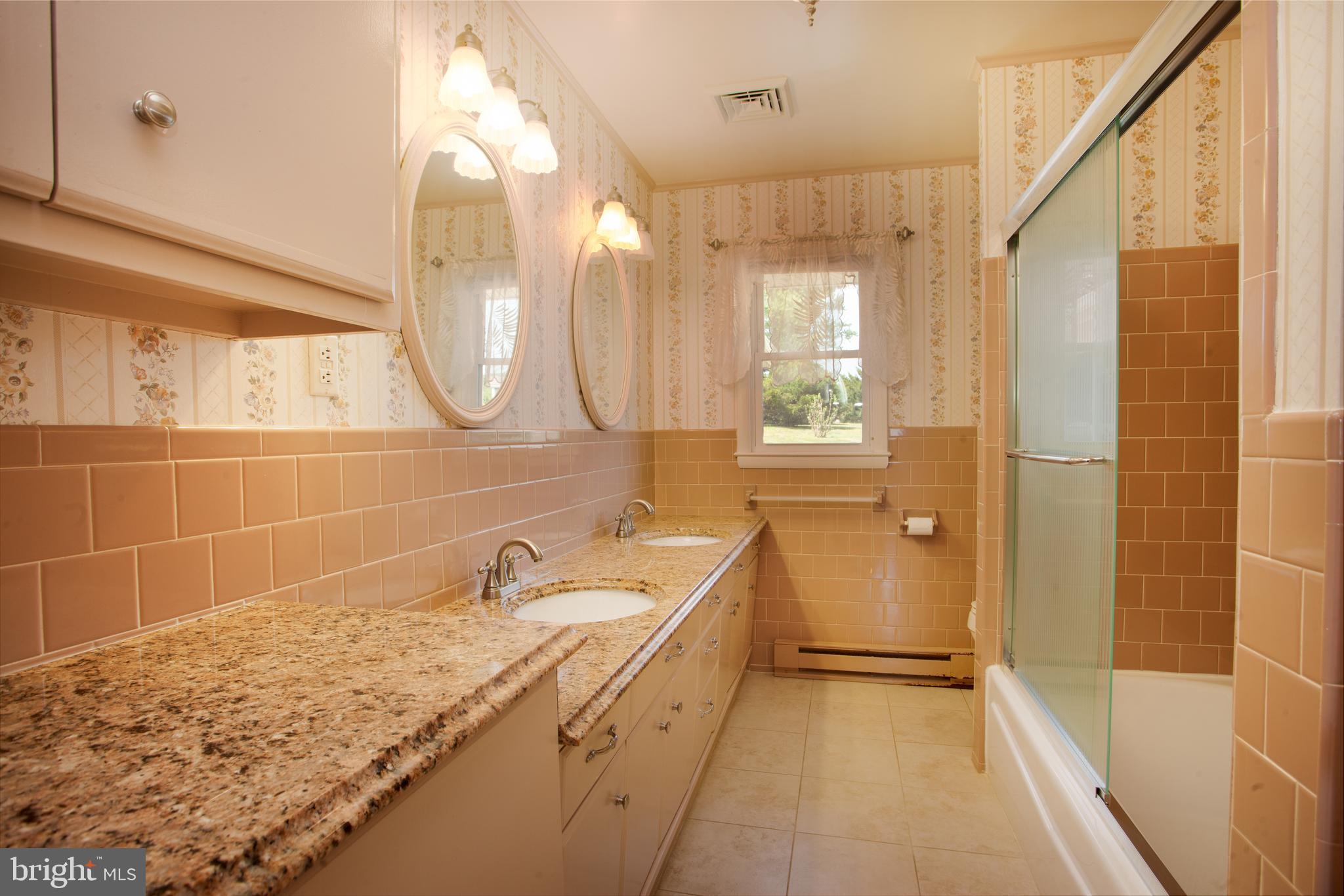 3056 Marston Road Westminster, MD 21157 - Photo 14 of 47 Main level full bath with granite top