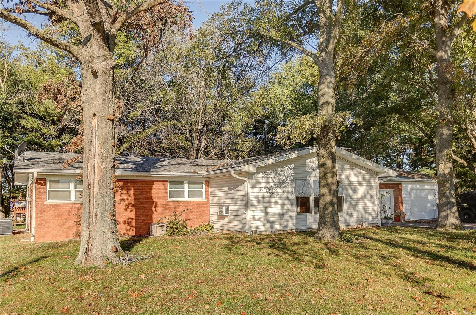 857 Schlueter Germaine Road Belleville, IL 62220 - Photo 1 of 37 Gallery Image 1