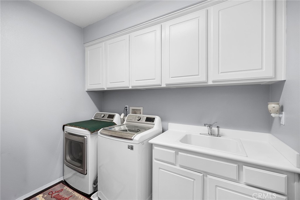 46212 Pinon Pine Way Temecula, CA 92592 - Photo 29 of 63 upstairs laundry room