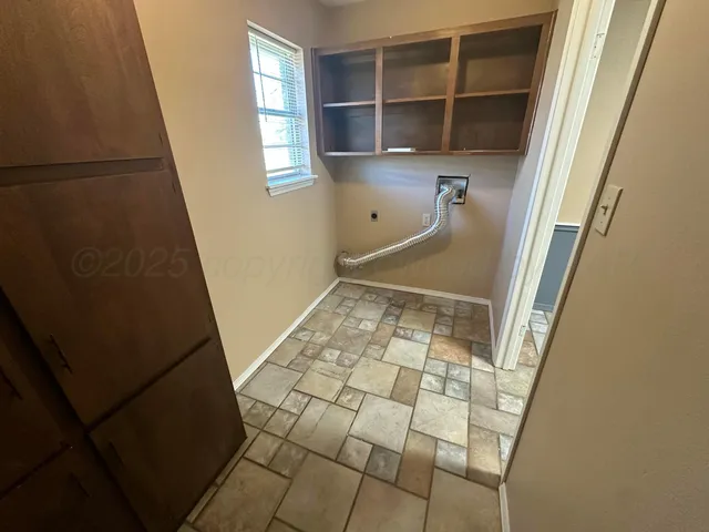 a view of walk in closet