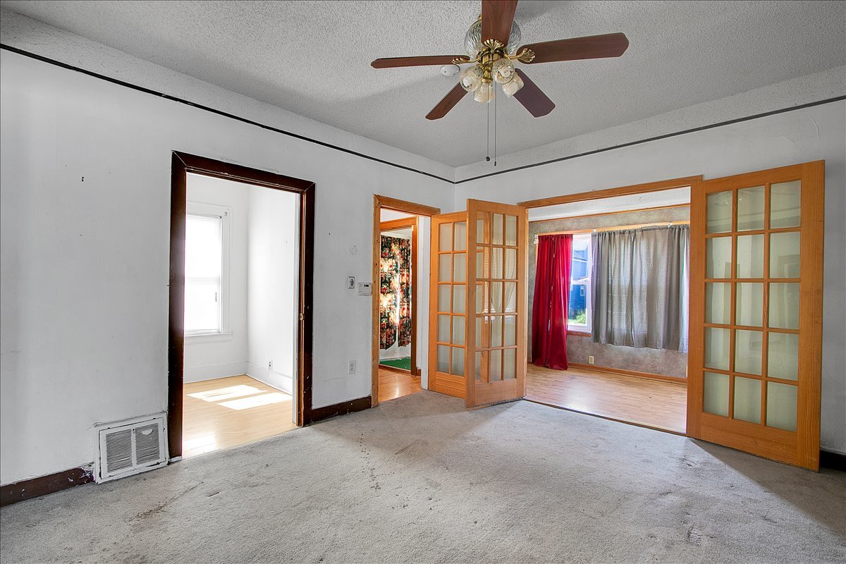321 West 114th Street Chicago, IL 60628 - Photo 4 of 30