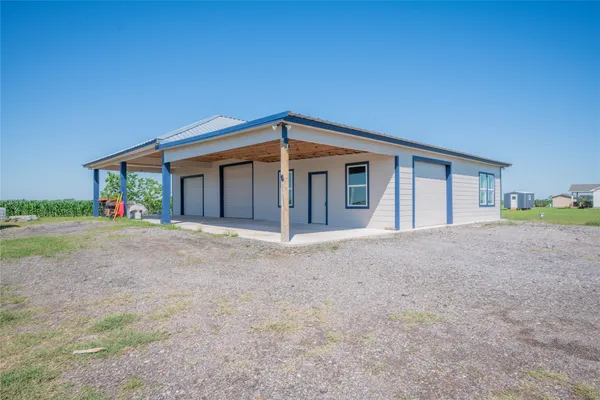 $290,000 | 1015 FM 960 Road, El Campo, TX 77437