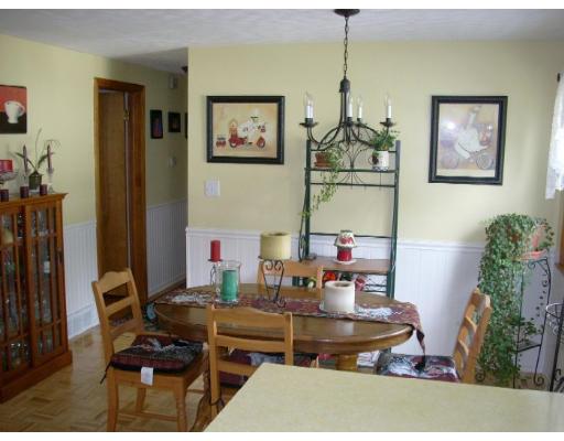 47 Russell Road Westfield, MA 01085 - Photo 3 of 17 Gallery Image 3