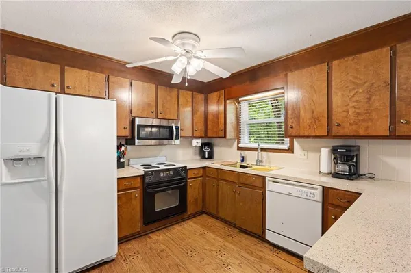 $295,000 | 424 West Street, King, NC 27021