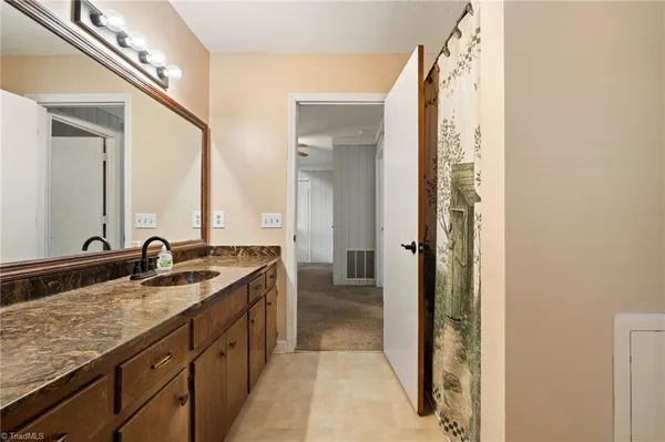 $295,000 | 424 West Street, King, NC 27021