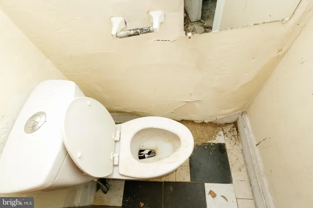 $69,900 | 4001 Fairfax Road, Baltimore, MD 21216