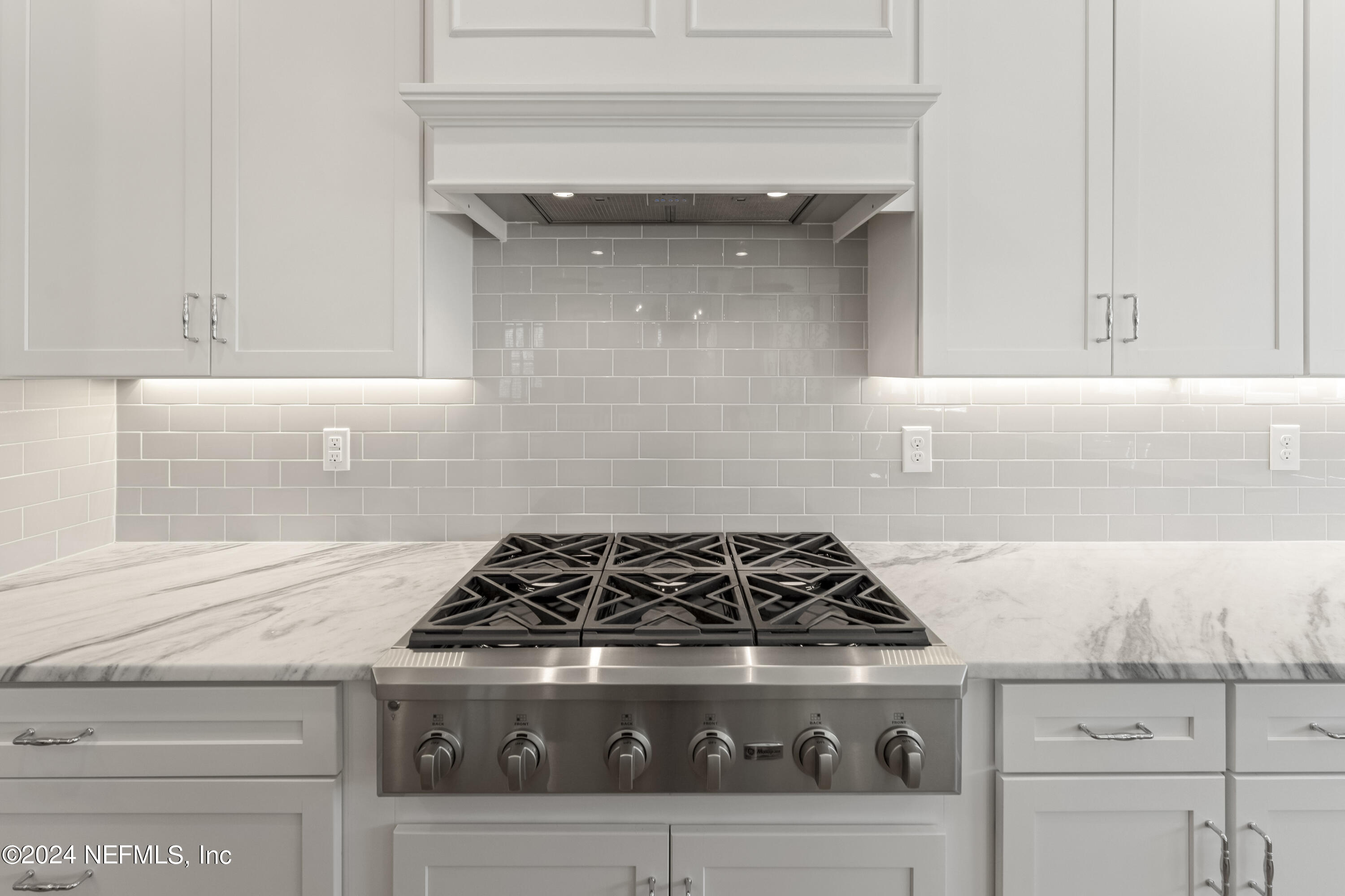 7713 Collins Grove Road Jacksonville, FL 32256 - Photo 15 of 87 Gas Six Burner Range