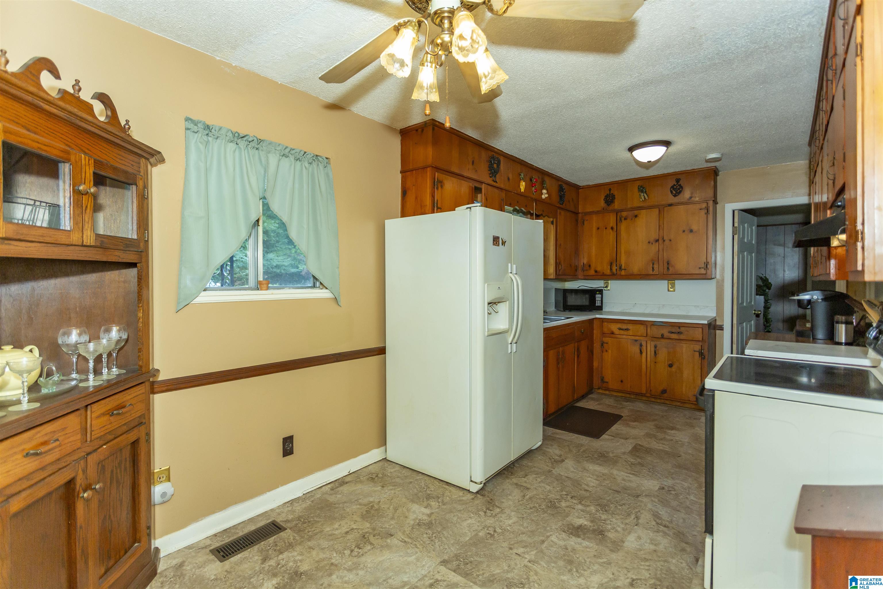 627 Pinewood Avenue Bessemer, AL 35023 - Photo 18 of 48