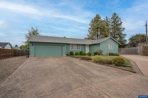 $429,995 | 1285 Laurelhurst Drive, Eugene, OR 97402