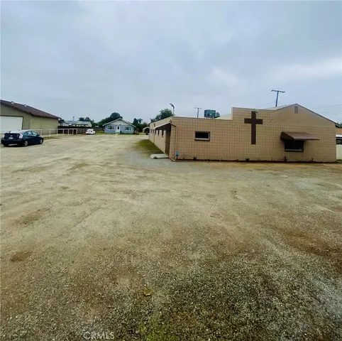 a balcony with a wall