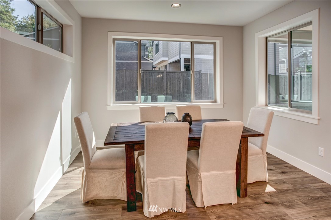 930 Chelan Avenue Northeast Renton, WA 98059 - Photo 12 of 24