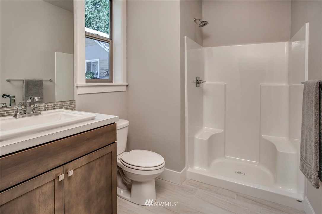 930 Chelan Avenue Northeast Renton, WA 98059 - Photo 14 of 24