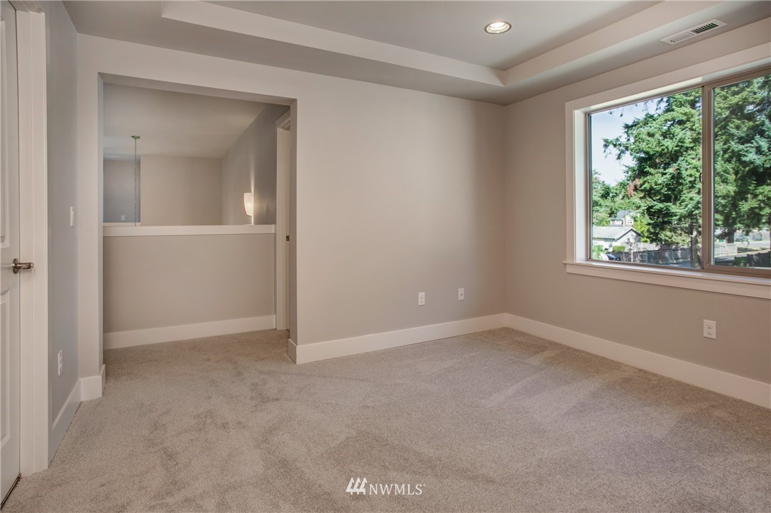 930 Chelan Avenue Northeast Renton, WA 98059 - Photo 20 of 24