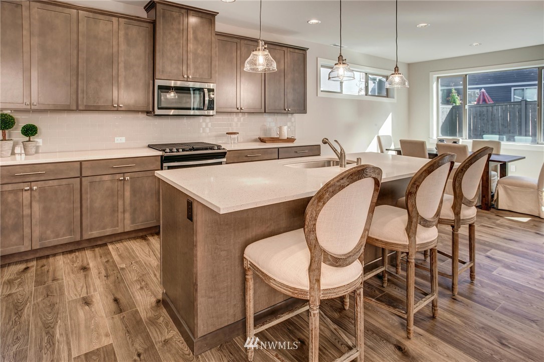 930 Chelan Avenue Northeast Renton, WA 98059 - Photo 6 of 24