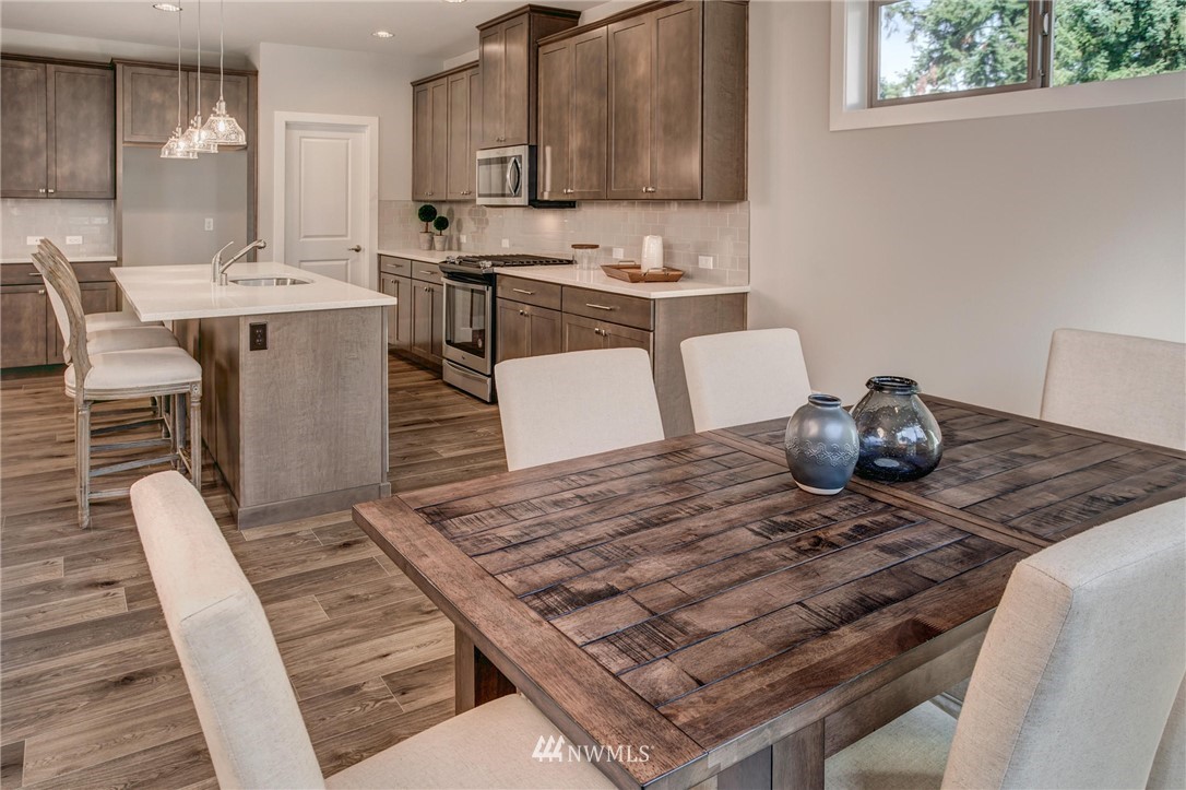 930 Chelan Avenue Northeast Renton, WA 98059 - Photo 10 of 24