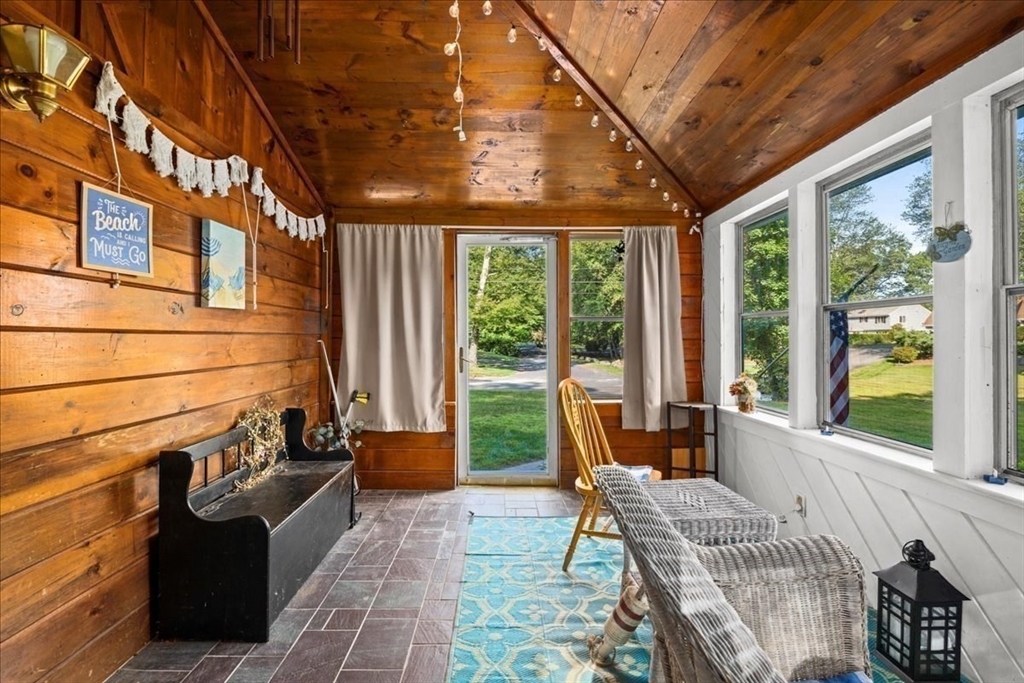 14 Elizabeth Street Dudley, MA 01571 - Photo 8 of 37