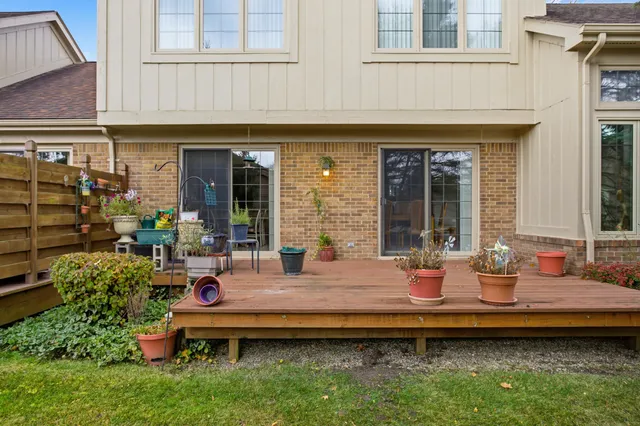 $314,900 | 37692 North Laurel Park Drive, Livonia, MI 48152