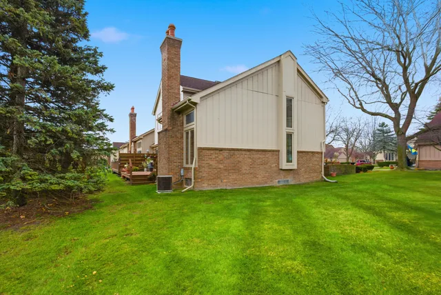 $314,900 | 37692 North Laurel Park Drive, Livonia, MI 48152