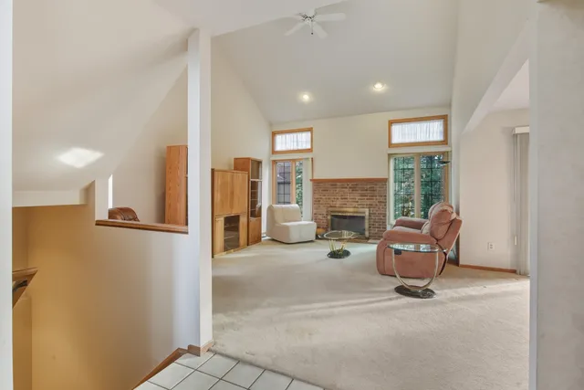 $314,900 | 37692 North Laurel Park Drive, Livonia, MI 48152