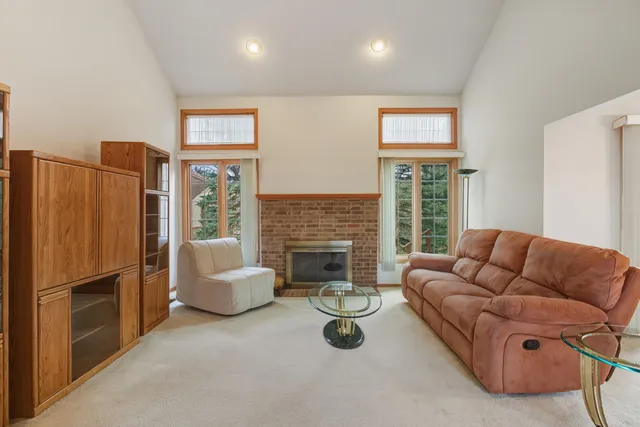 $304,900 | 37692 North Laurel Park Drive, Livonia, MI 48152