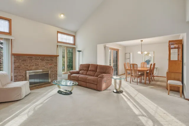 $304,900 | 37692 North Laurel Park Drive, Livonia, MI 48152