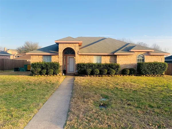 $2,200 | 702 Kristi Lane, Cedar Hill, TX 75104