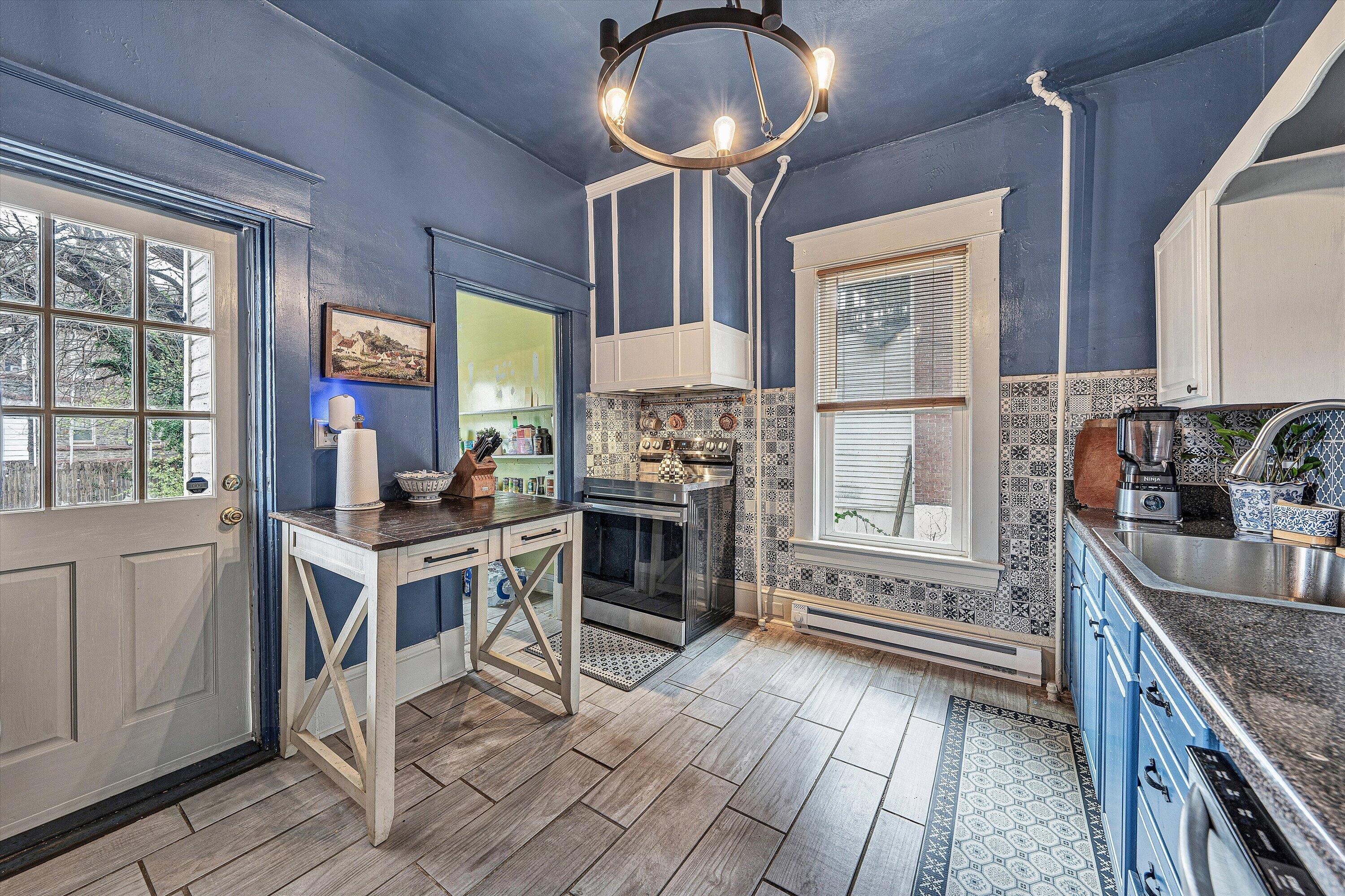 1502 Rorer Avenue Southwest Roanoke, VA 24016 - Photo 15 of 43 15-DSC00340