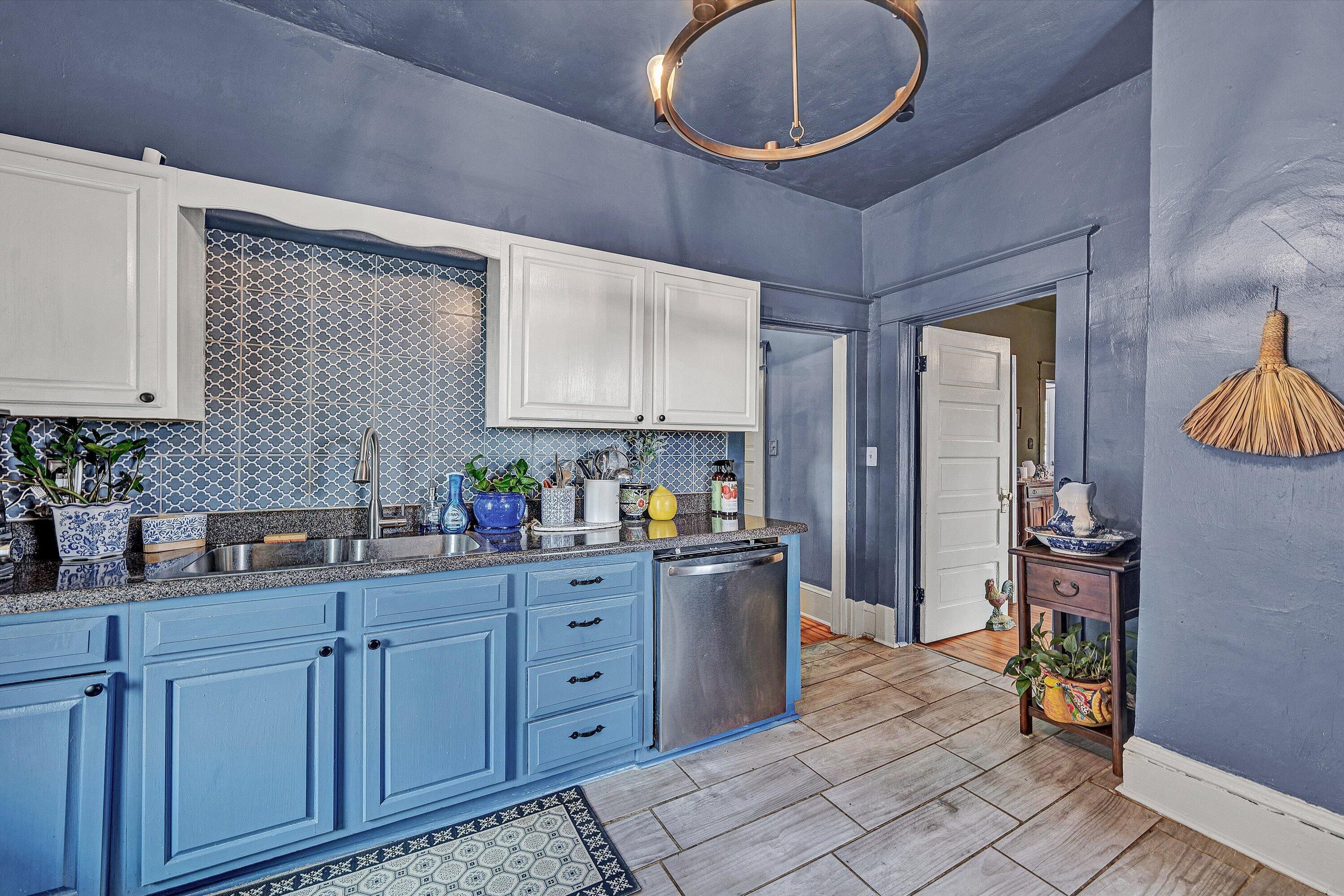 1502 Rorer Avenue Southwest Roanoke, VA 24016 - Photo 16 of 43 16-DSC00343