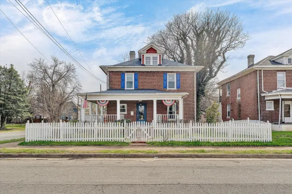 $239,999 | 1502 Rorer Avenue Southwest, Roanoke, VA 24016