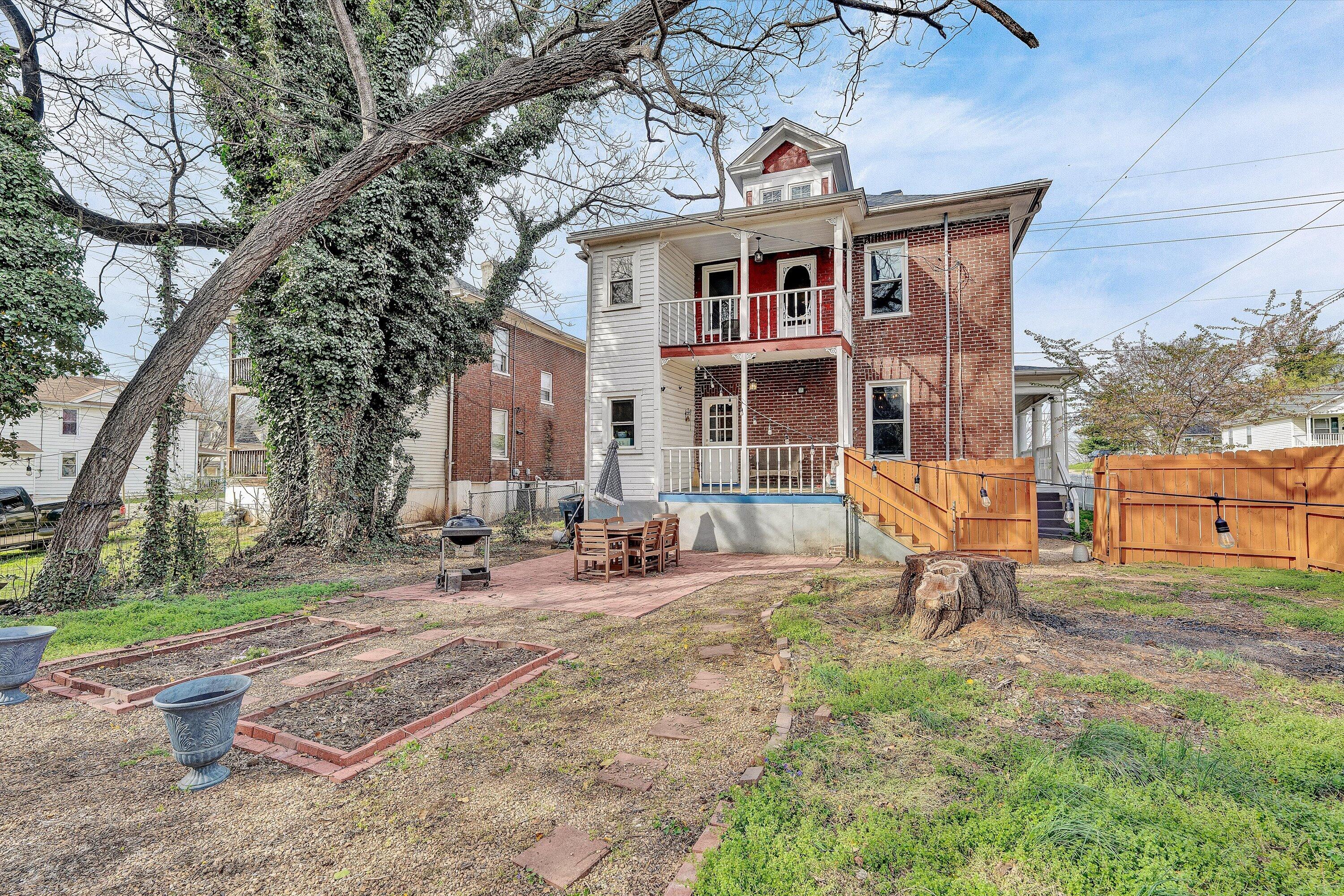1502 Rorer Avenue Southwest Roanoke, VA 24016 - Photo 37 of 43 37-DSC00433