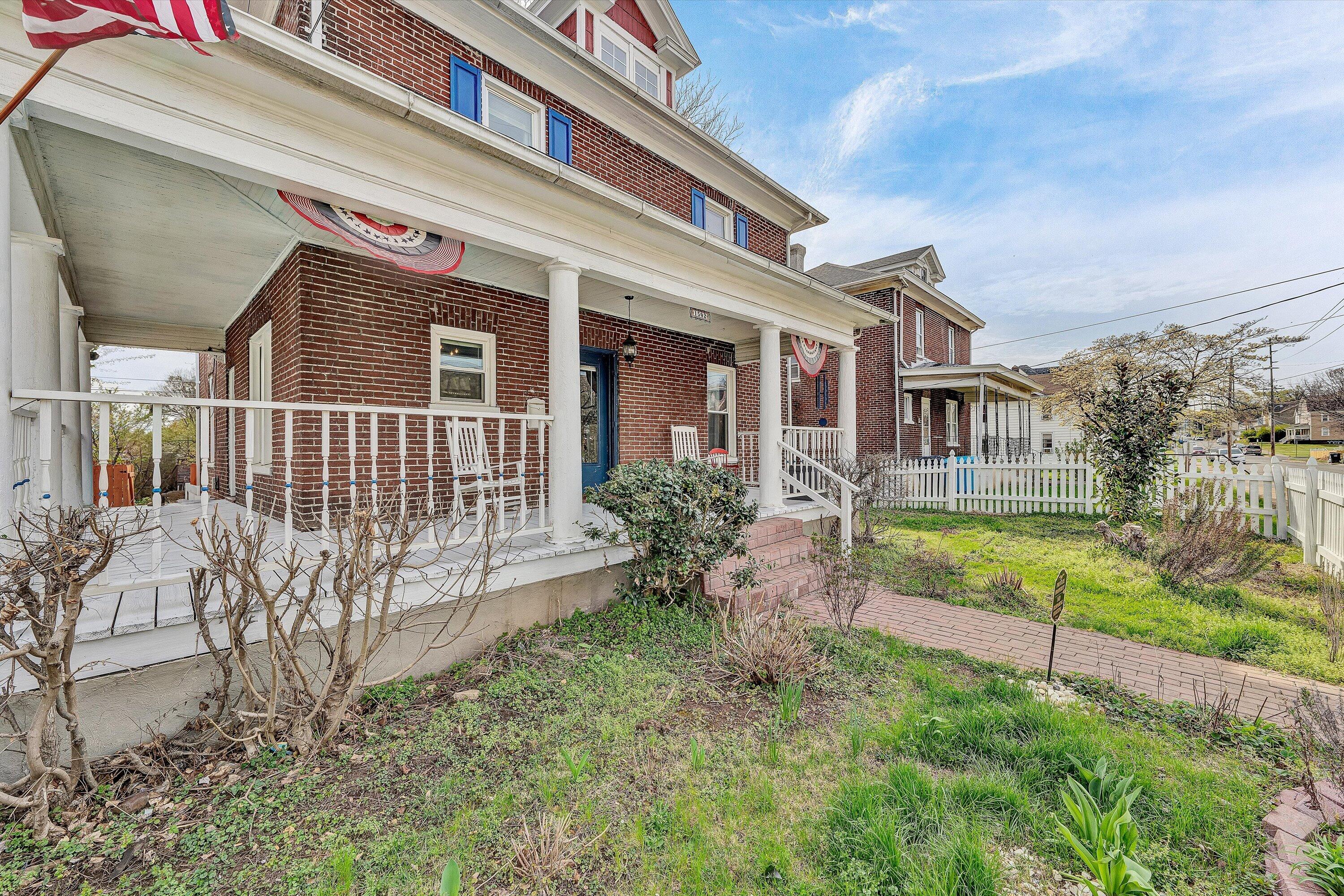 1502 Rorer Avenue Southwest Roanoke, VA 24016 - Photo 5 of 43 05-DSC00409