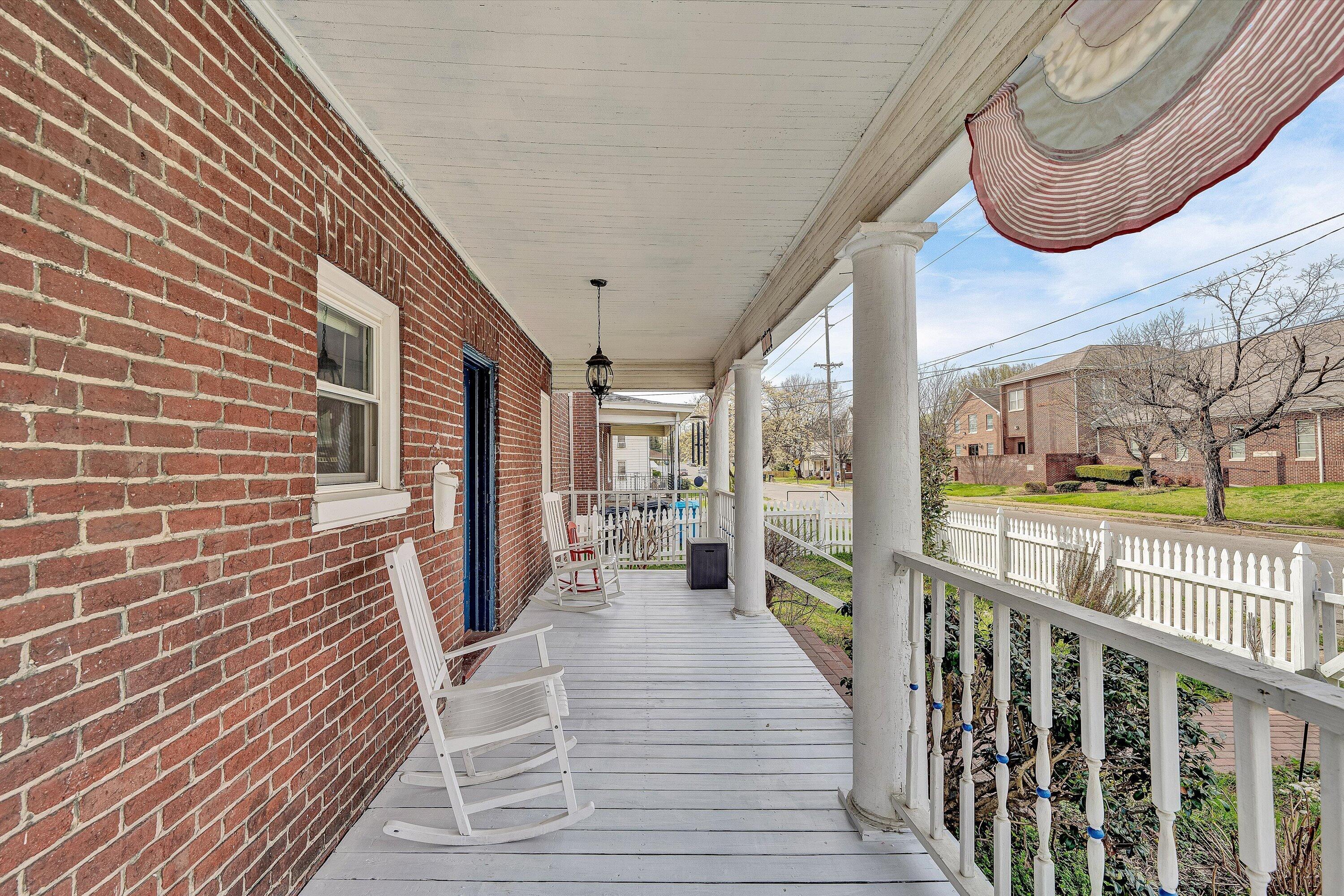 1502 Rorer Avenue Southwest Roanoke, VA 24016 - Photo 8 of 43 08-DSC00400