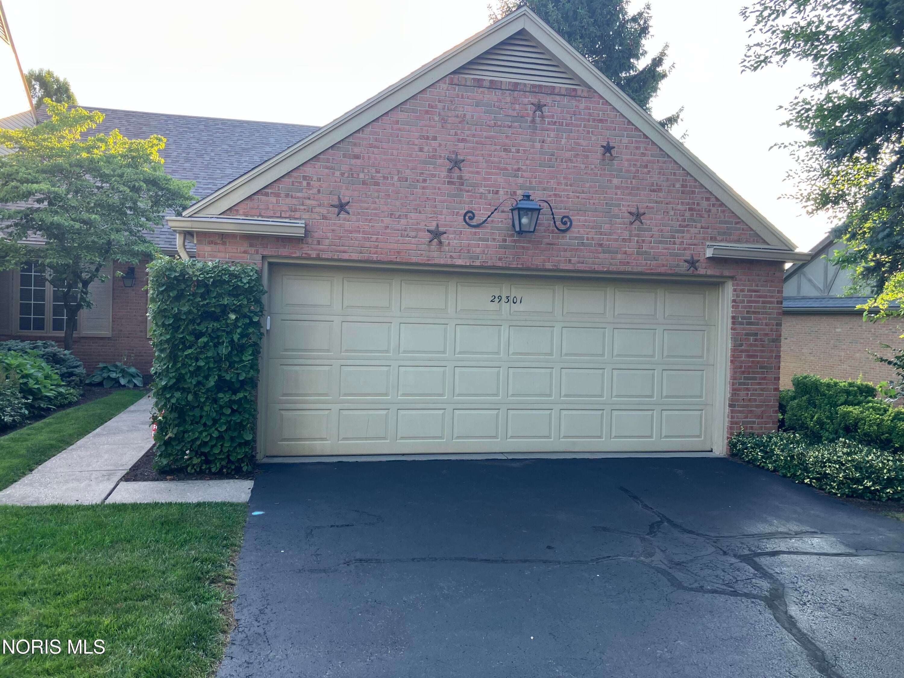29301 Bates Road, Unit 29301 Perrysburg, OH 43551 - Photo 3 of 28 Gallery Image 3
