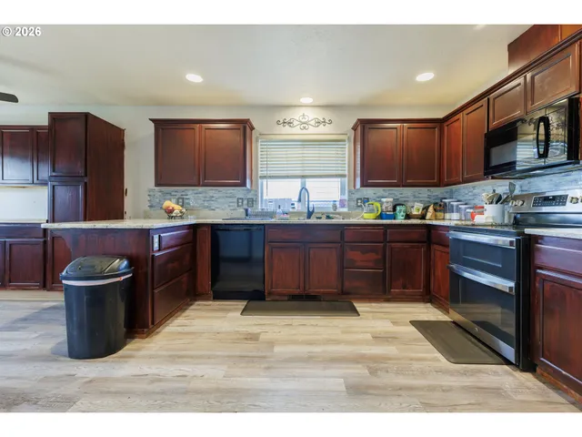 $420,000 | 5425 Bundy Avenue North, Keizer, OR 97303