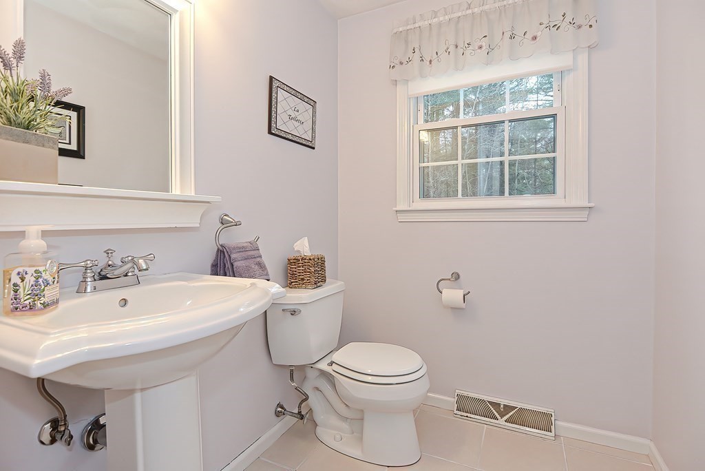 3 Bicknell Drive Mendon, MA 01756 - Photo 24 of 42